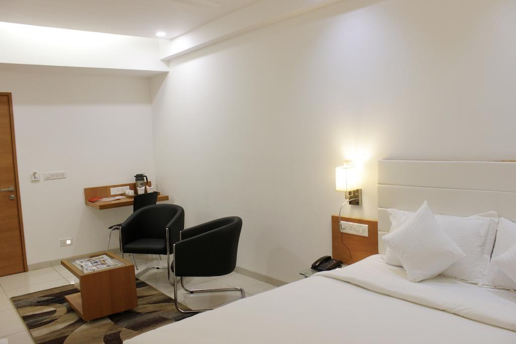Executive Double or Twin Room,233445757:JPEG